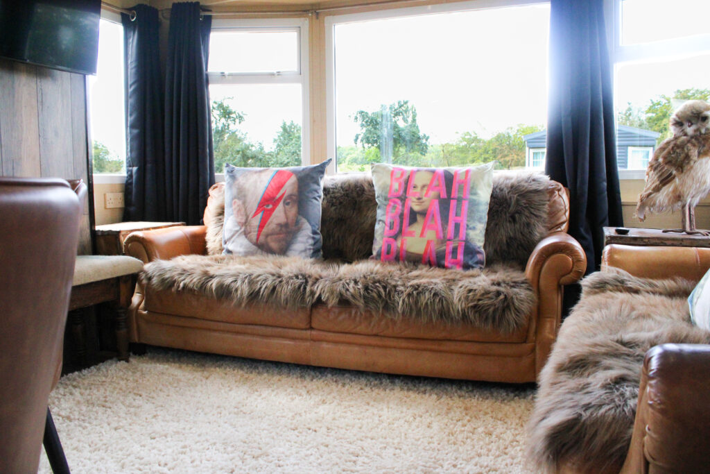 living room settings by skybears holidays