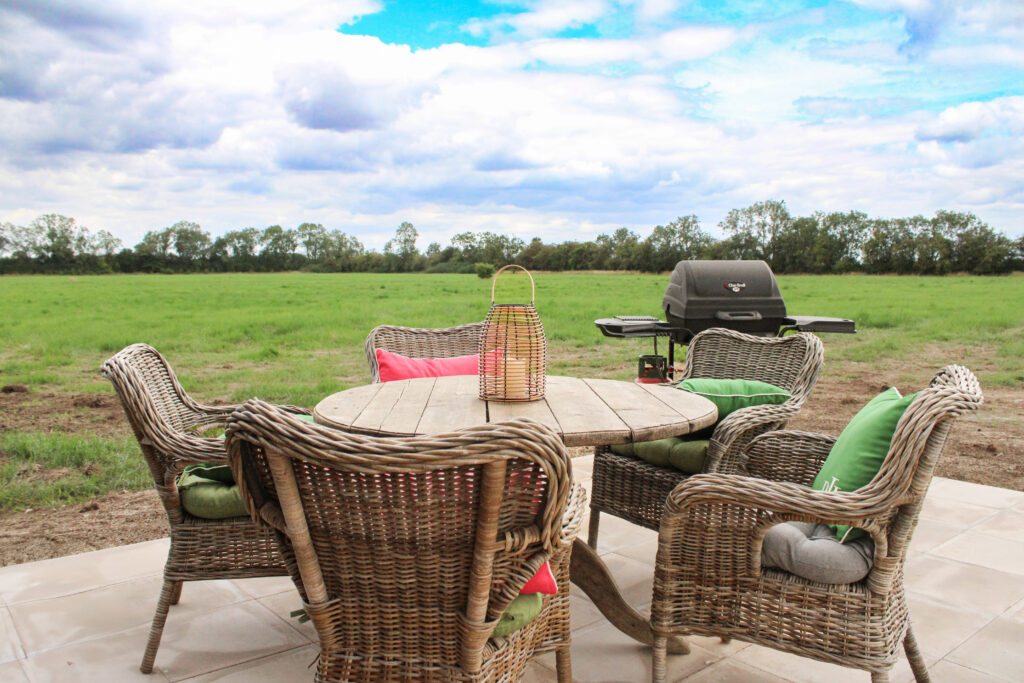 outside bbq dining area in Lincolnshire