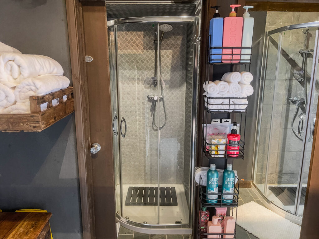 clean bathroom accommodation in Lincolnshire